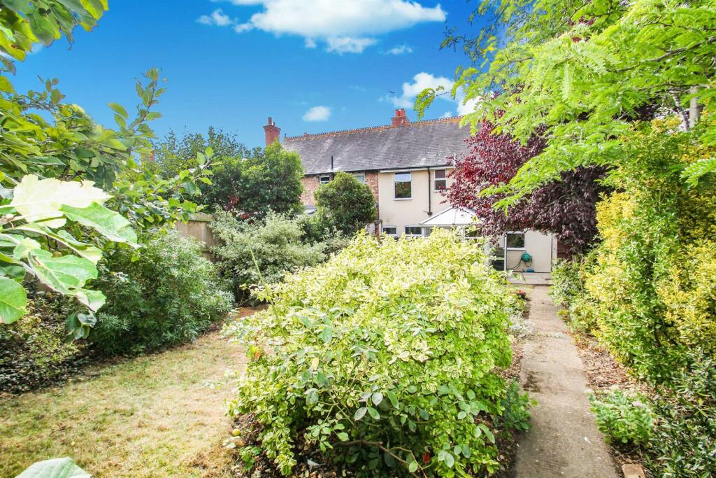 4 bedroom semidetached house for sale in Midland Road, Thrapston, NN14