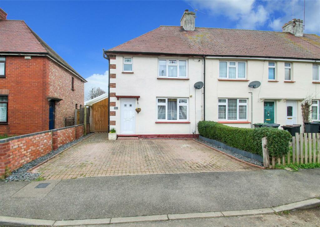 3 bedroom end of terrace house for sale in Cartrill Street, Raunds, NN9