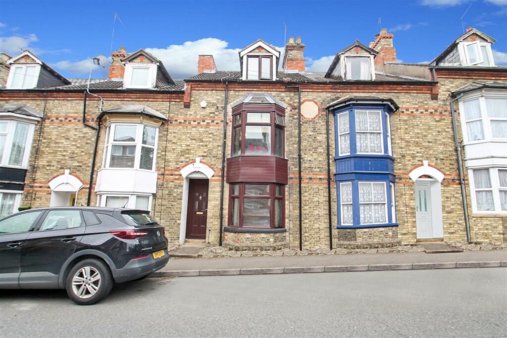 2 bedroom terraced house for sale in Wellington Road, Raunds, NN9
