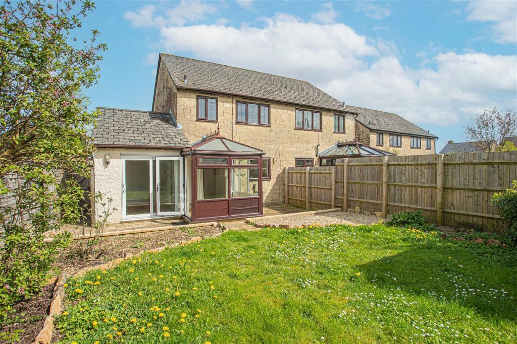 3 bedroom semidetached house for sale in Cleaves Avenue, Colerne