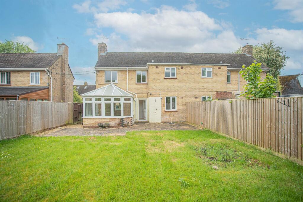 2 bedroom semidetached house for sale in 22 Fair View, Thickwood