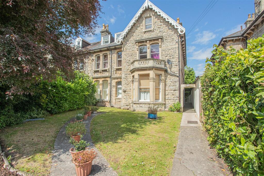 Additional property image - Newbridge Hill, Bath, BA1 3PU
