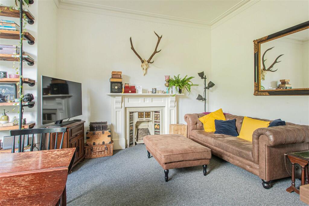 Additional property image - Newbridge Hill, Bath, BA1 3PU