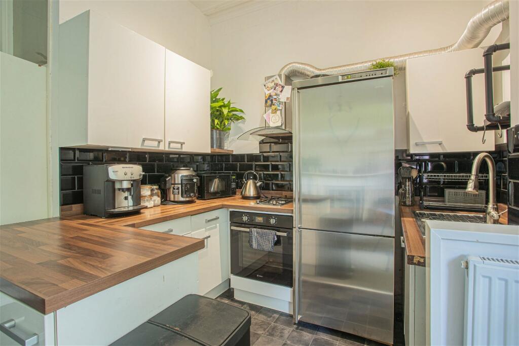 Additional property image - Newbridge Hill, Bath, BA1 3PU
