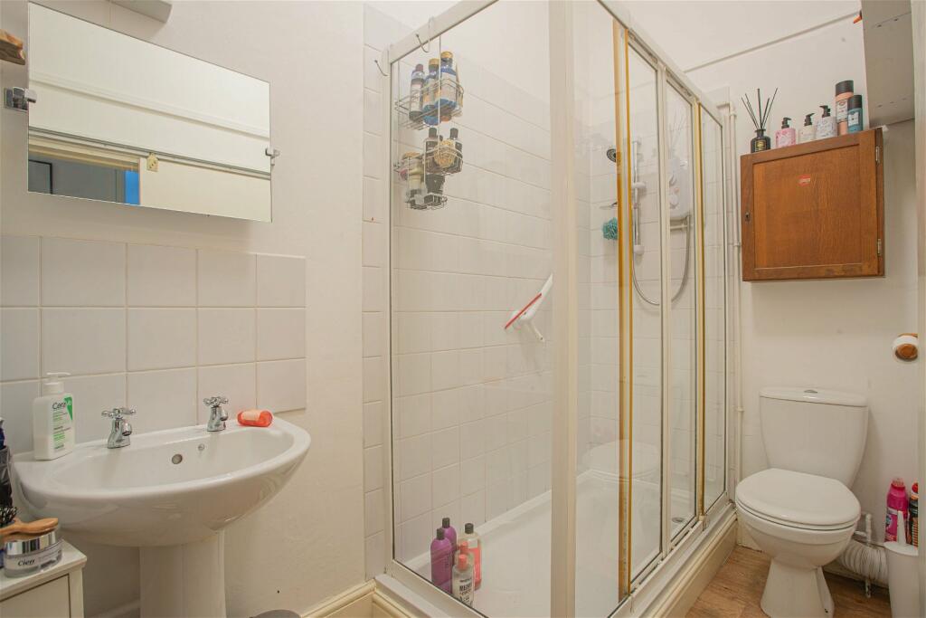 Additional property image - Newbridge Hill, Bath, BA1 3PU