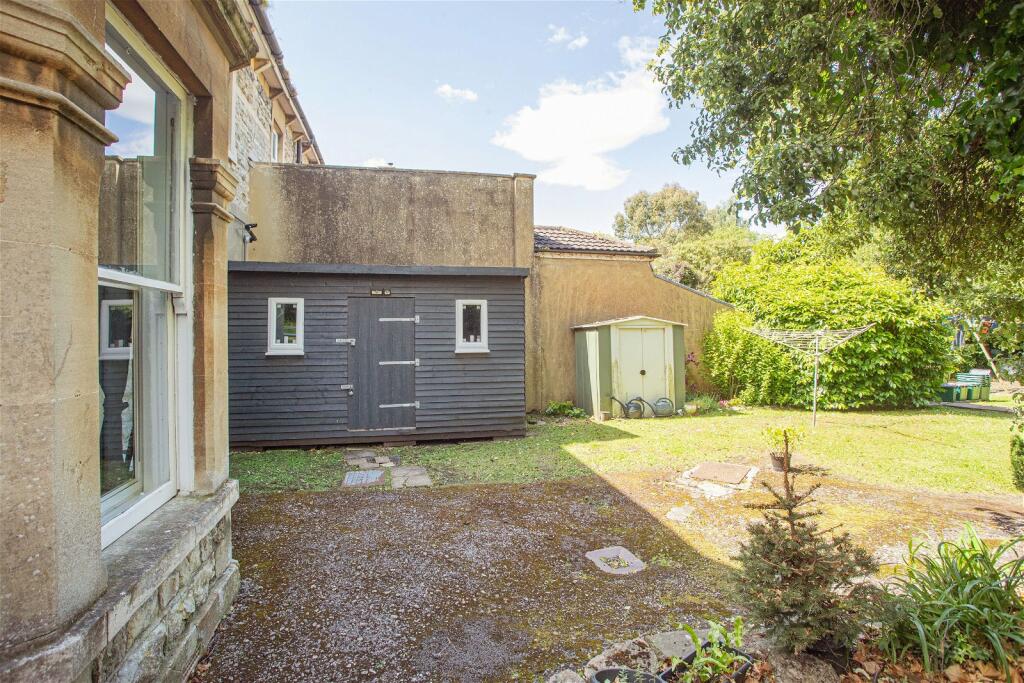 Additional property image - Newbridge Hill, Bath, BA1 3PU