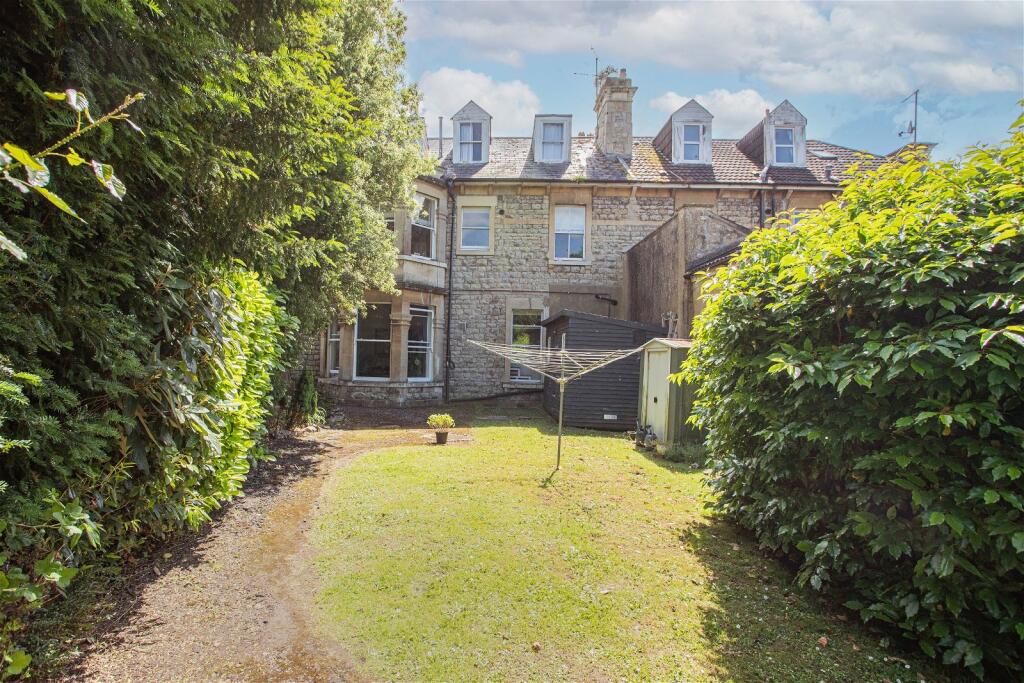 Additional property image - Newbridge Hill, Bath, BA1 3PU