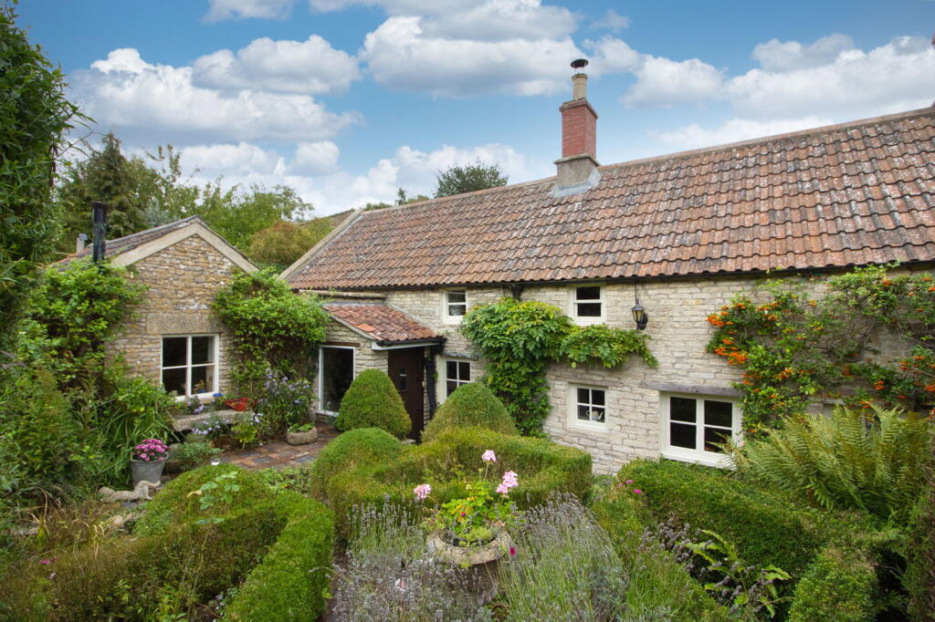 Main image of property: Little End, Marshfield, Chippenham, SN14 8NU