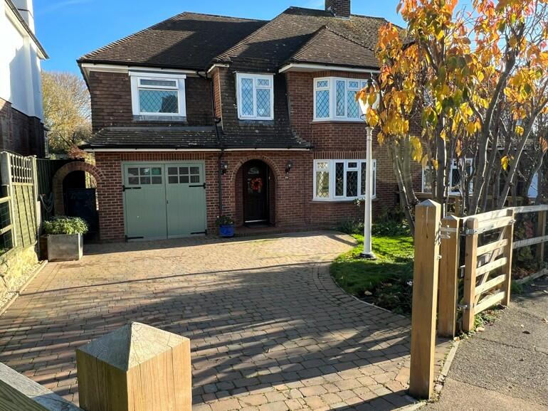 4 bedroom semidetached house for sale in Cedar Drive, Barming