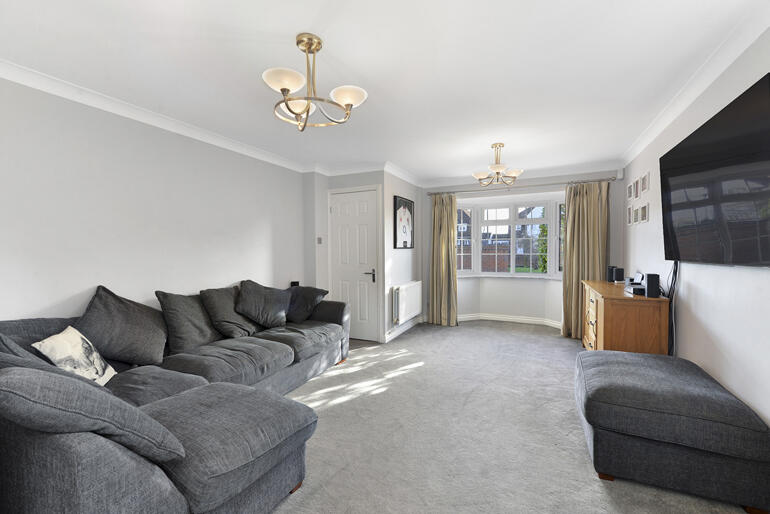 4 bedroom detached house for sale in Halfpenny Close, Barming