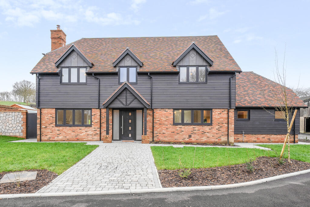 Main image of property: Ivy House, Harrietsham, Maidstone, Kent, ME17 1NH