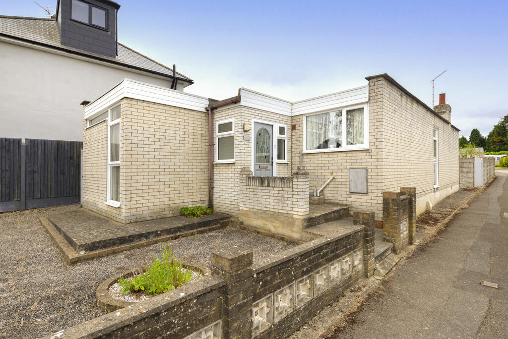 Main image of property: Longfield Place, Maidstone, Kent, ME15 9AJ