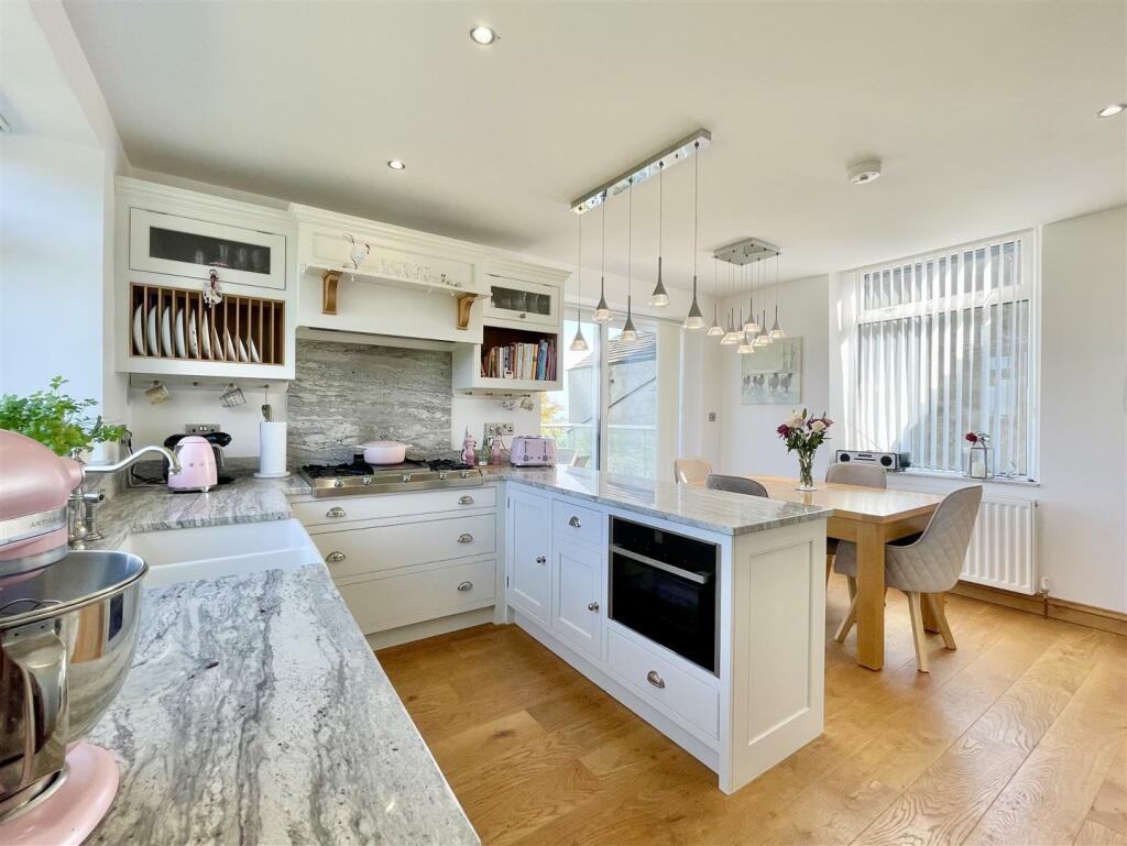 Additional property image - School Ridge, Thornton, Bradford