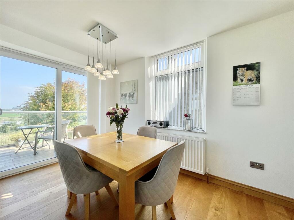 Additional property image - School Ridge, Thornton, Bradford