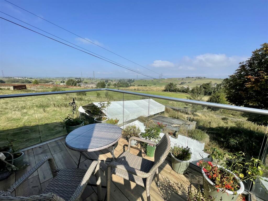 Additional property image - School Ridge, Thornton, Bradford
