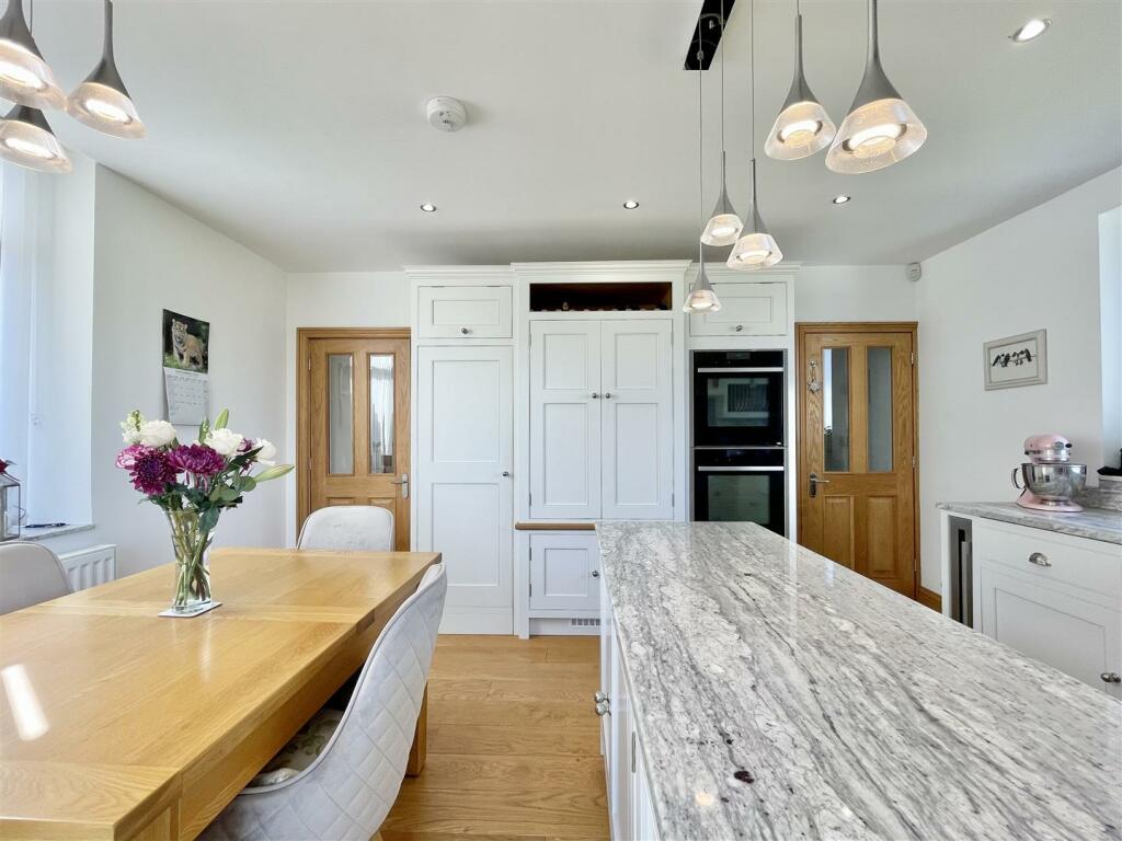 Additional property image - School Ridge, Thornton, Bradford