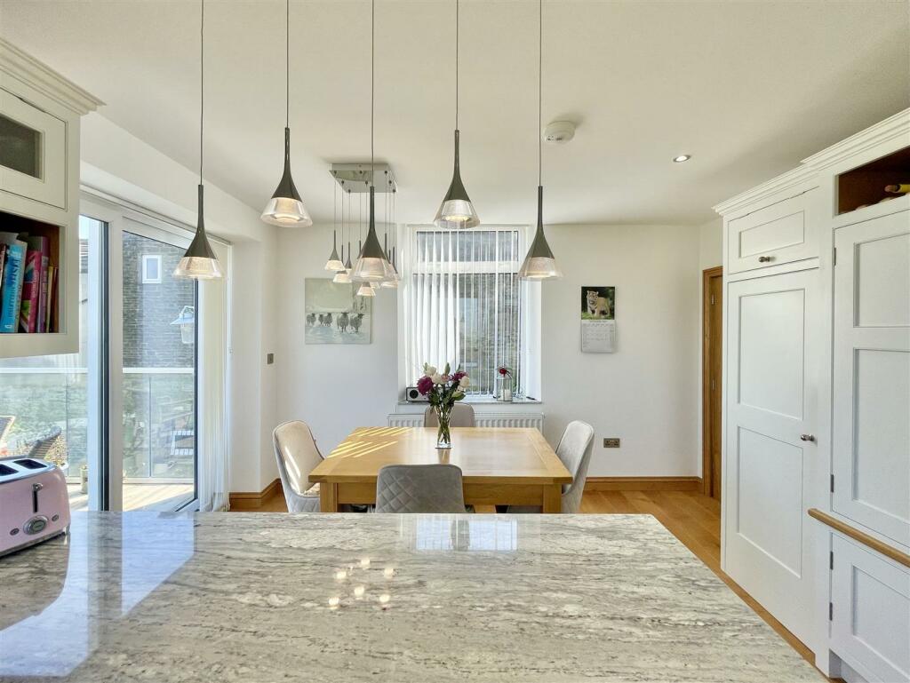 Additional property image - School Ridge, Thornton, Bradford