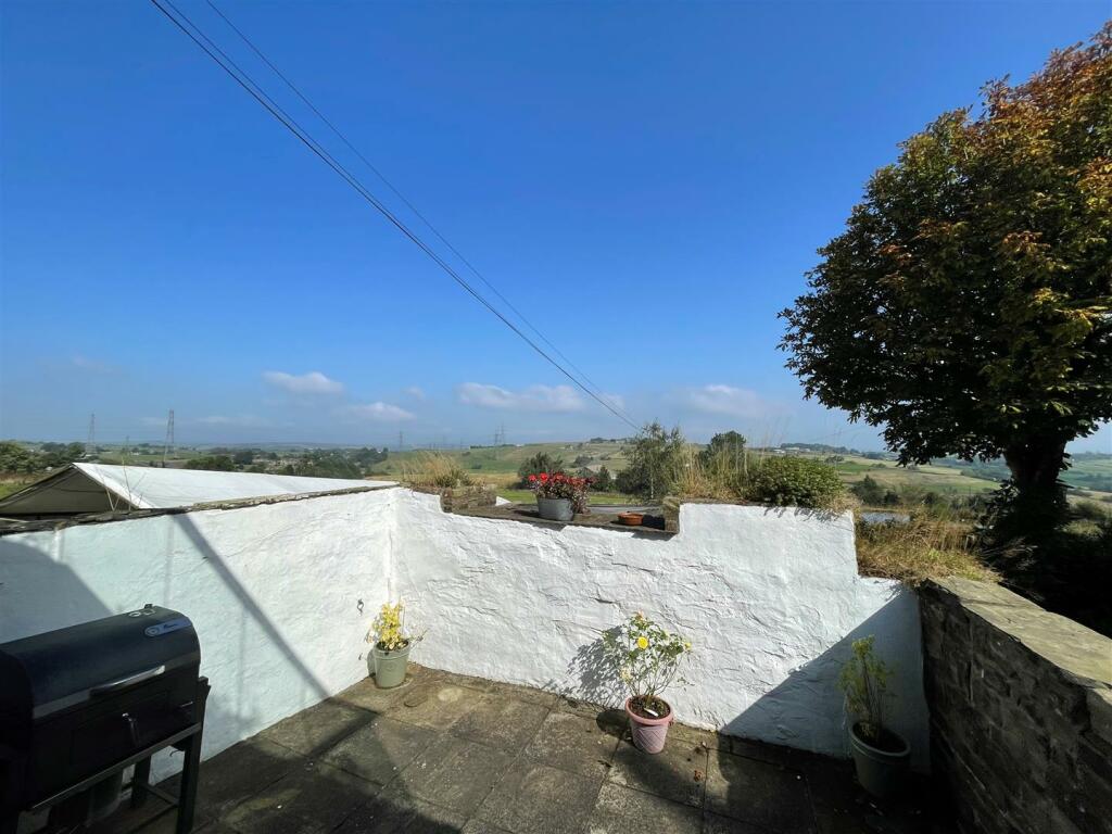 Additional property image - School Ridge, Thornton, Bradford