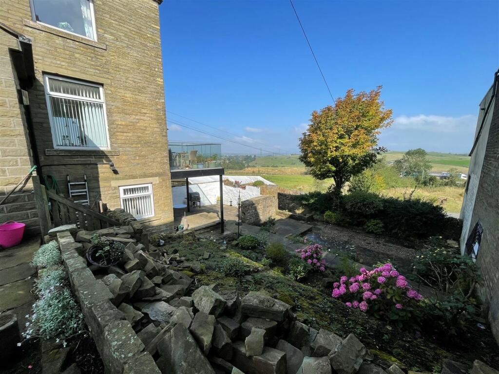 Additional property image - School Ridge, Thornton, Bradford