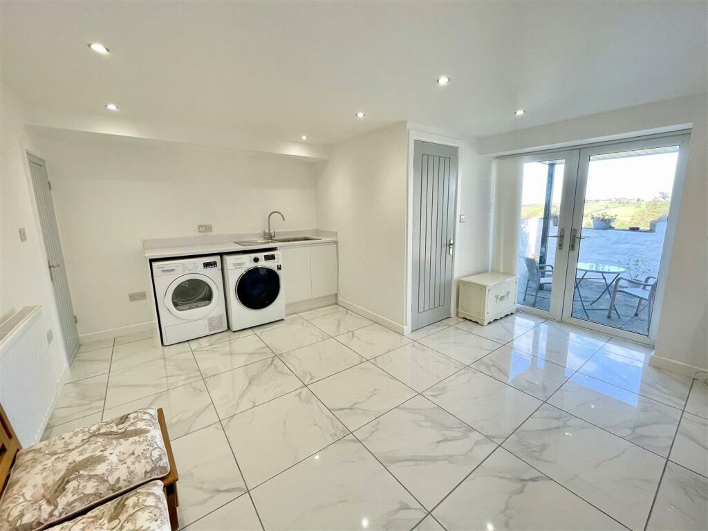 Additional property image - School Ridge, Thornton, Bradford