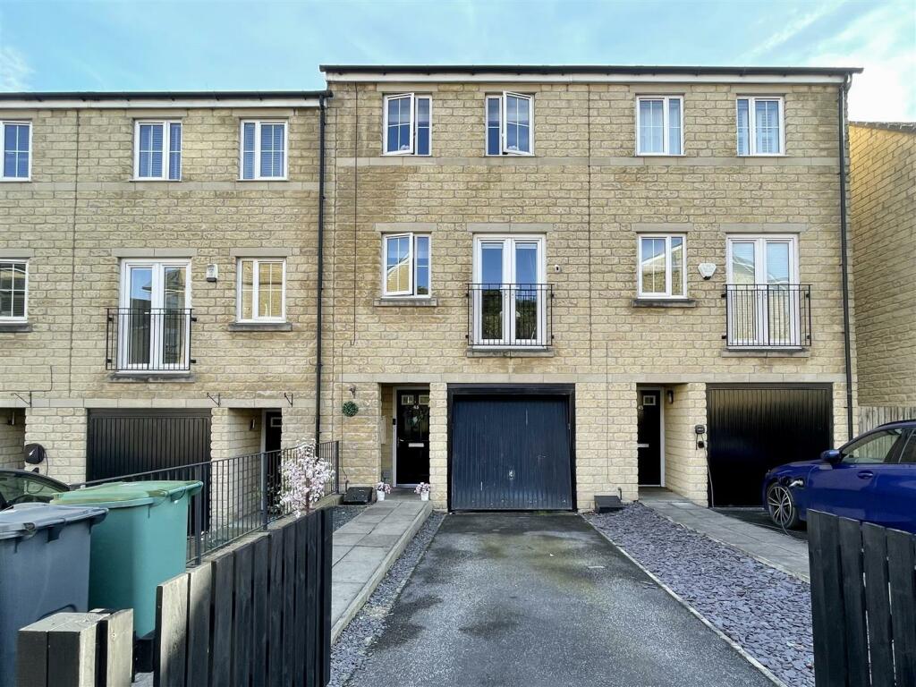 Main image of property: Woodsley Fold, Thornton, Bradford