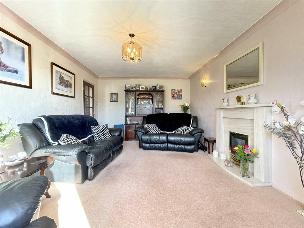 Additional property image - Moor Close Road, Queensbury, Bradford