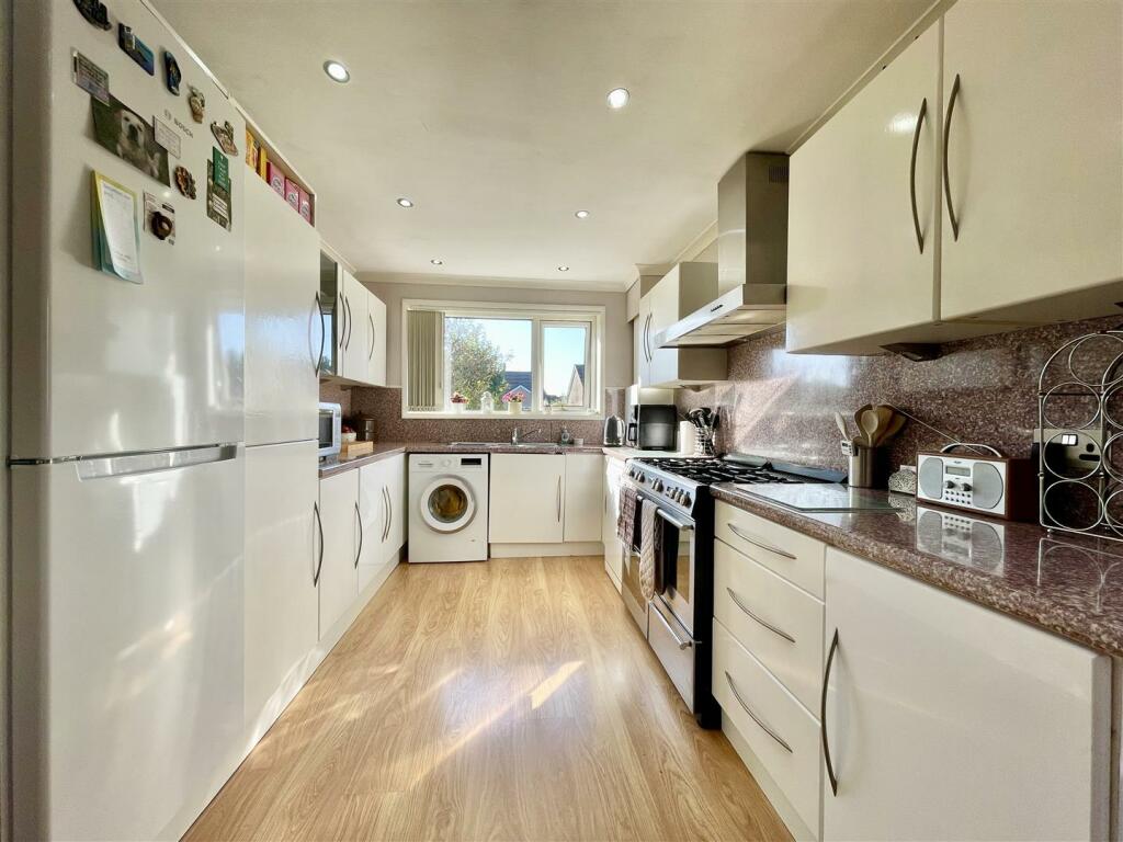 Additional property image - Moor Close Road, Queensbury, Bradford
