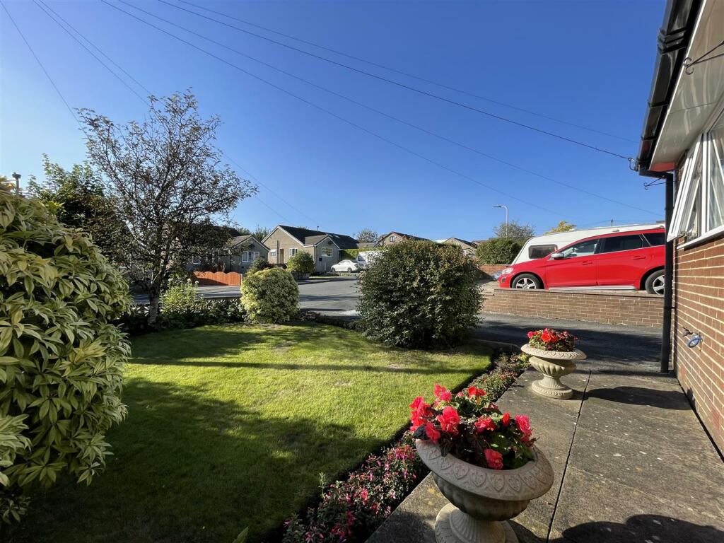Additional property image - Moor Close Road, Queensbury, Bradford