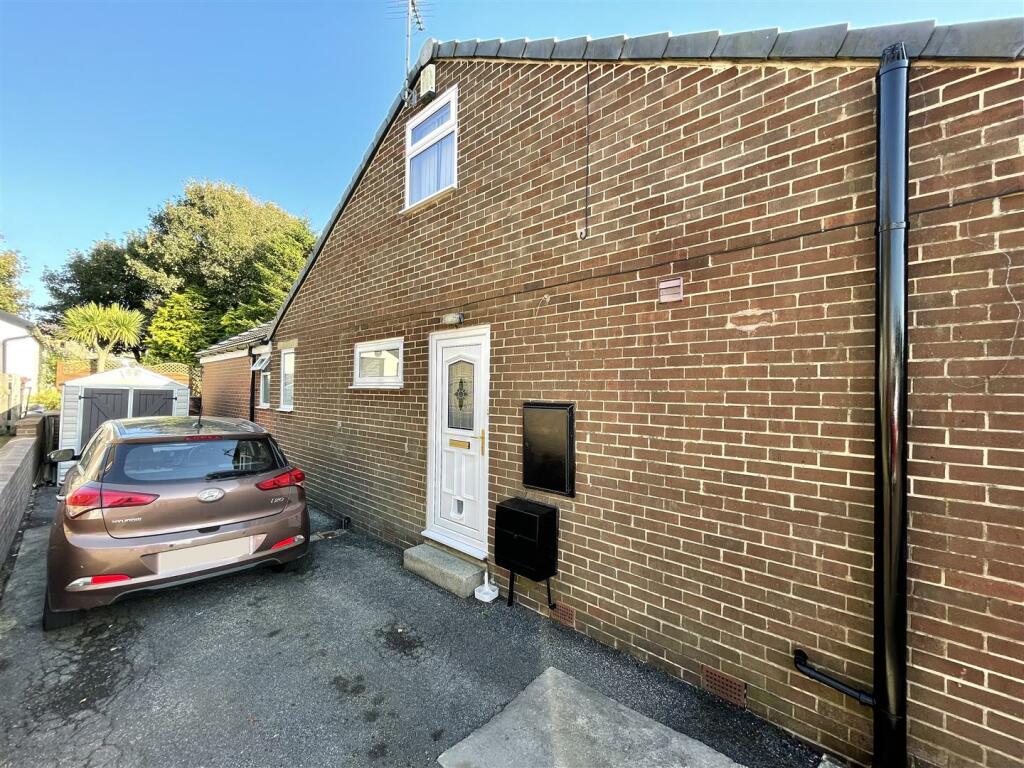 Additional property image - Moor Close Road, Queensbury, Bradford
