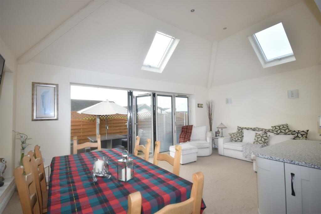 Additional property image - Thorn Drive, Queensbury, Bradford