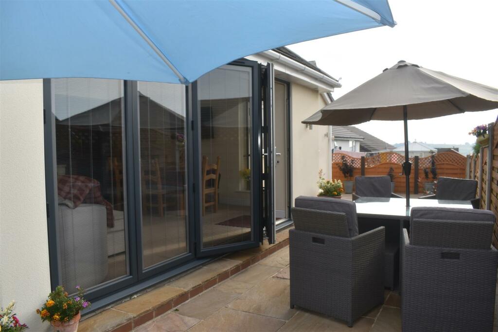 Additional property image - Thorn Drive, Queensbury, Bradford