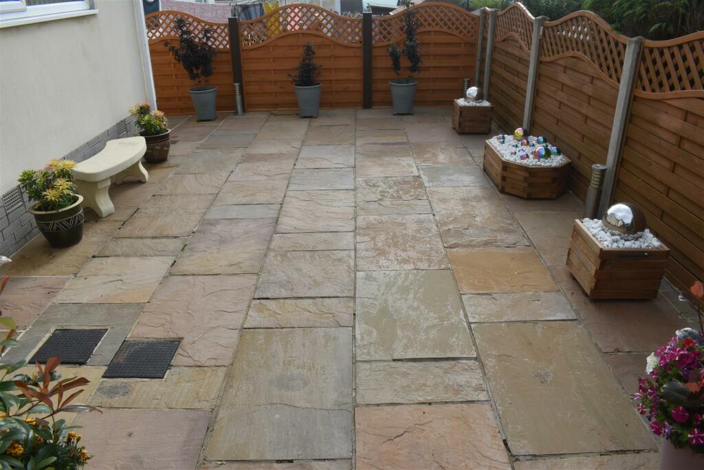 Additional property image - Thorn Drive, Queensbury, Bradford