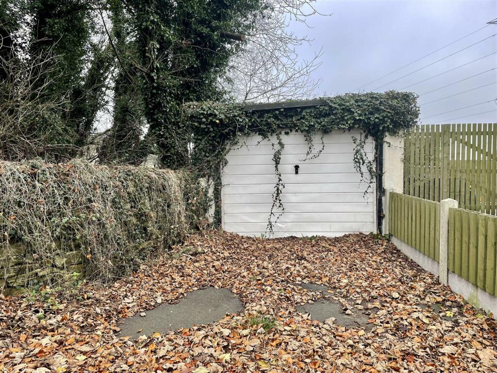 Additional property image - Lane Side, Wilsden, Bradford