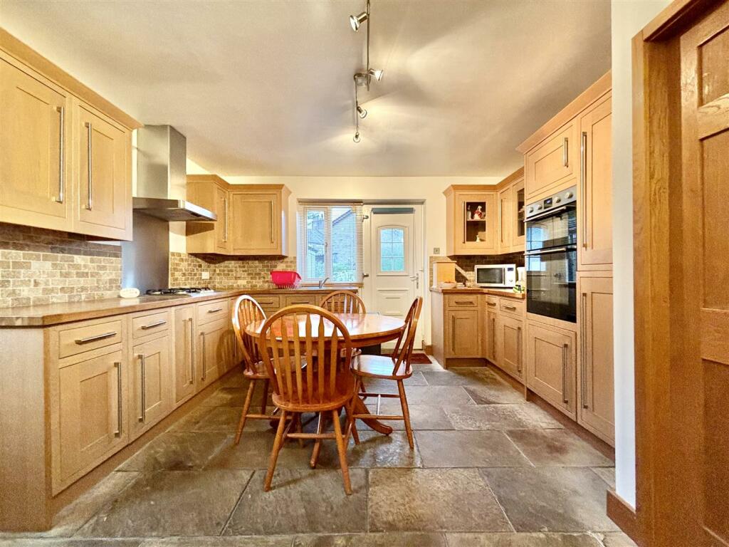 Additional property image - Bramble Close, Clayton, Bradford