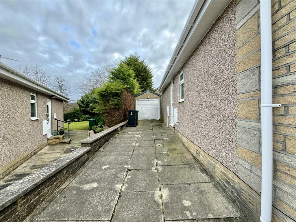 Additional property image - Bramble Close, Clayton, Bradford