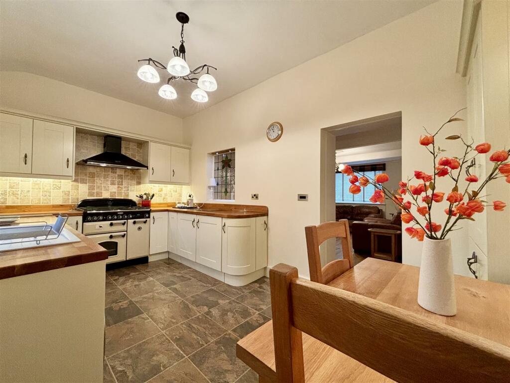 Additional property image - Highgate Road, Clayton Heights, Bradford