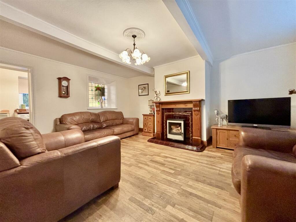 Additional property image - Highgate Road, Clayton Heights, Bradford