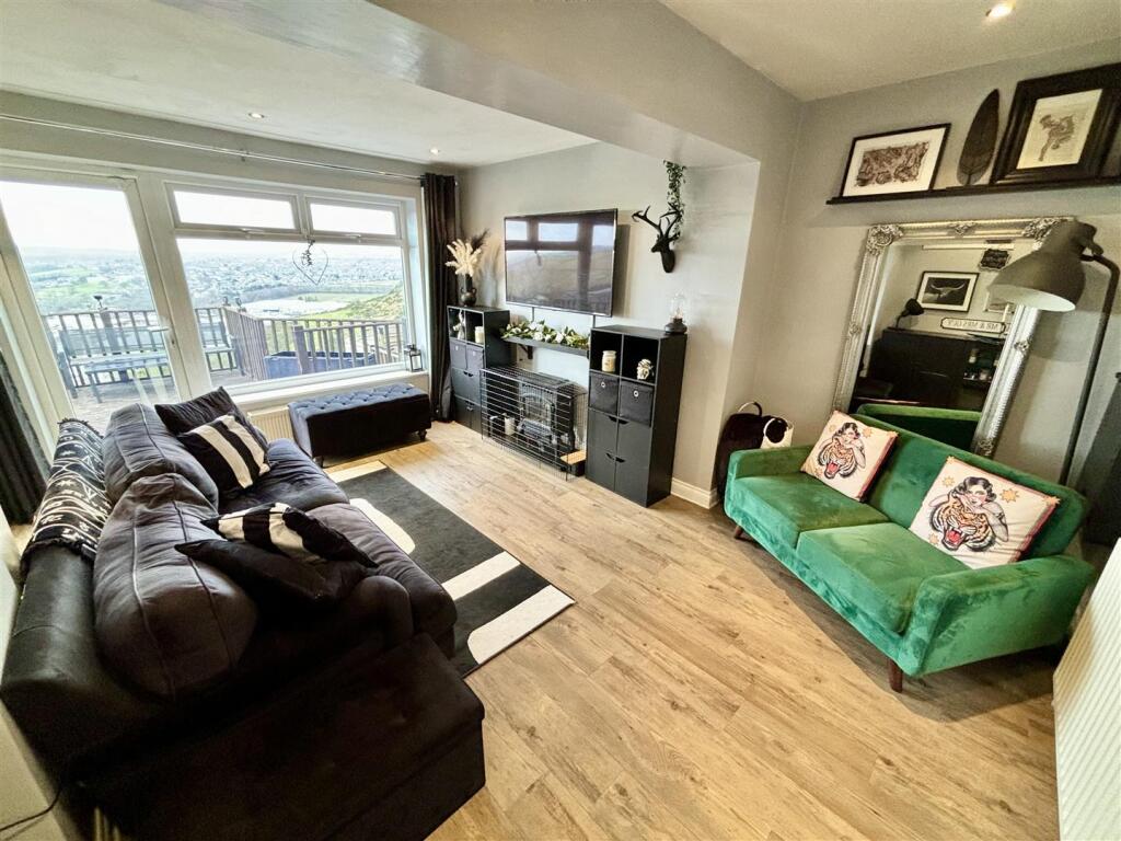 Additional property image - Roper Lane, Queensbury, Bradford