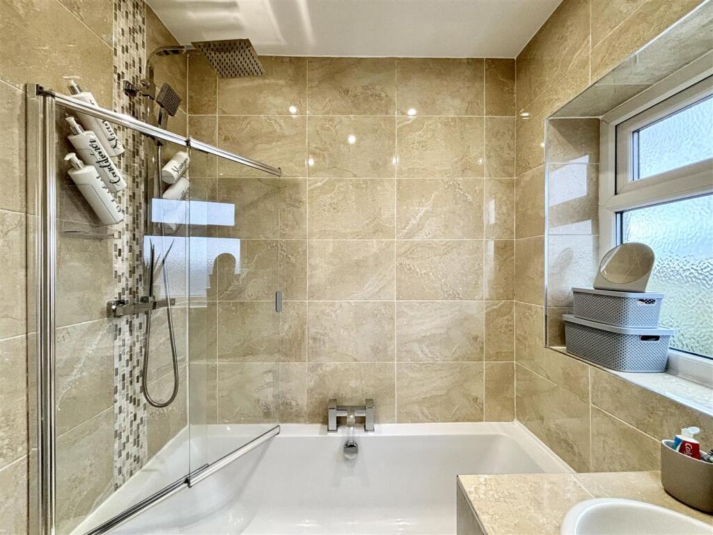 Additional property image - Roper Lane, Queensbury, Bradford