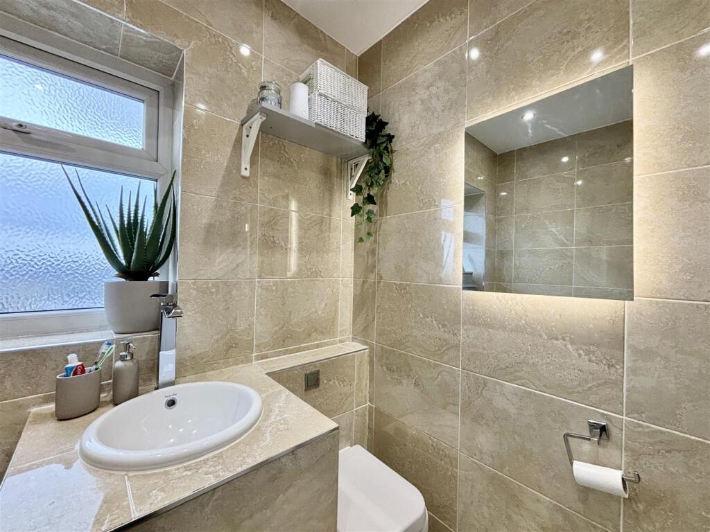 Additional property image - Roper Lane, Queensbury, Bradford