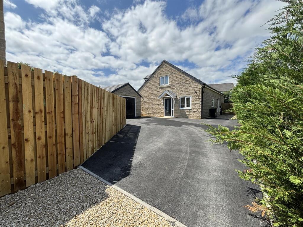 Main image of property: Park Lane, Queensbury, BD13 1QH