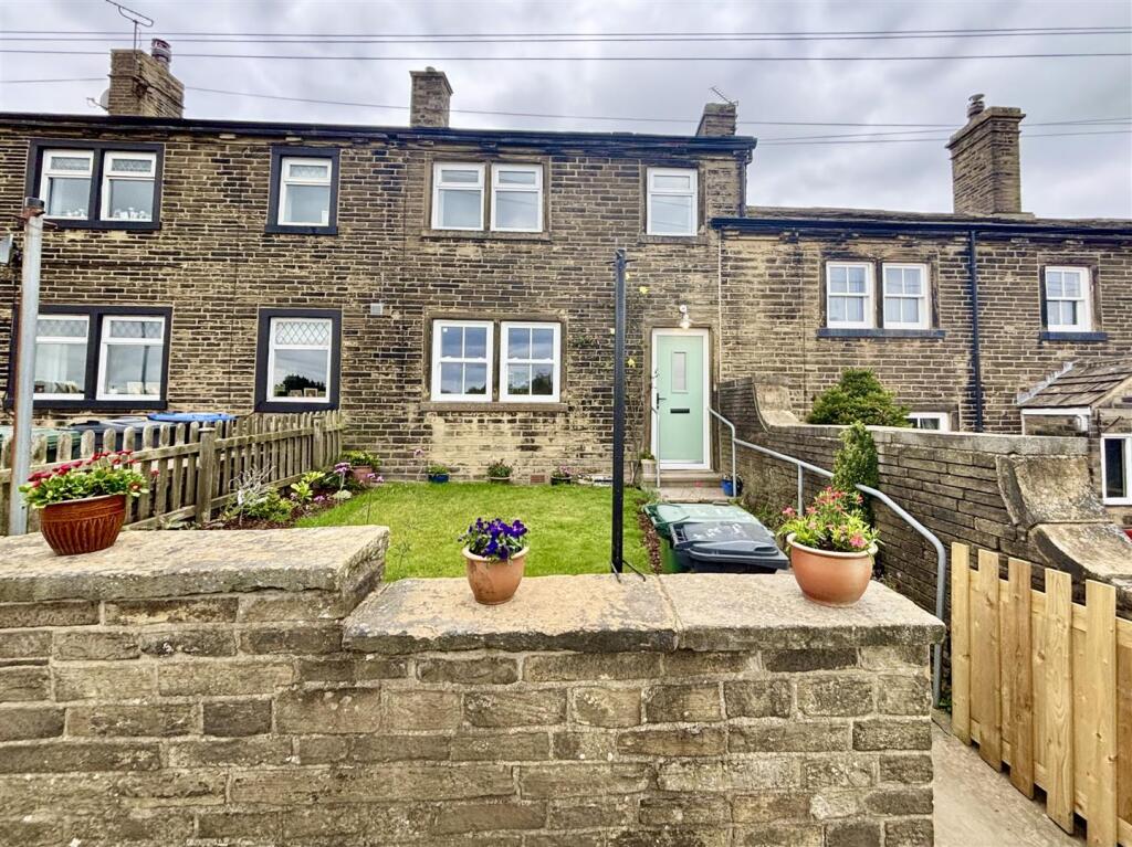 Main image of property: School Ridge, Thornton, Bradford
