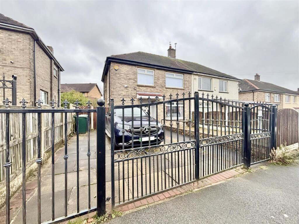 3 bedroom semi-detached house