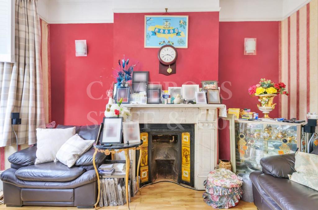 4 bedroom house for sale in Wrentham Avenue, NW10