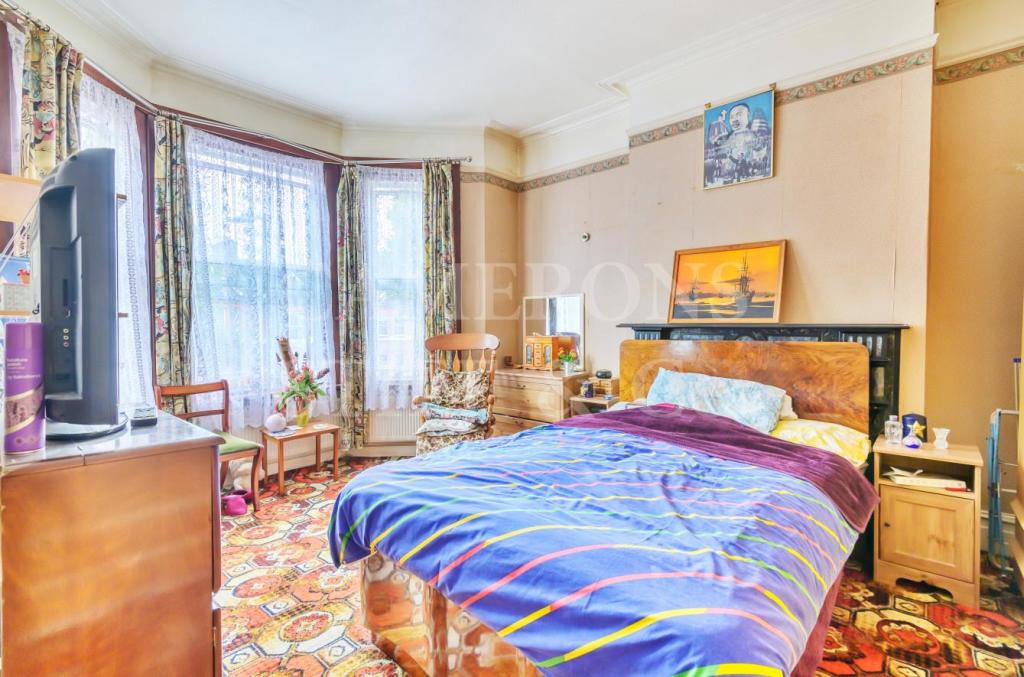 4 bedroom house for sale in Wrentham Avenue, NW10