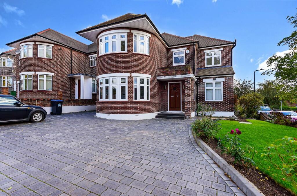 4 bedroom detached house for sale in Dobree Avenue, London, NW10