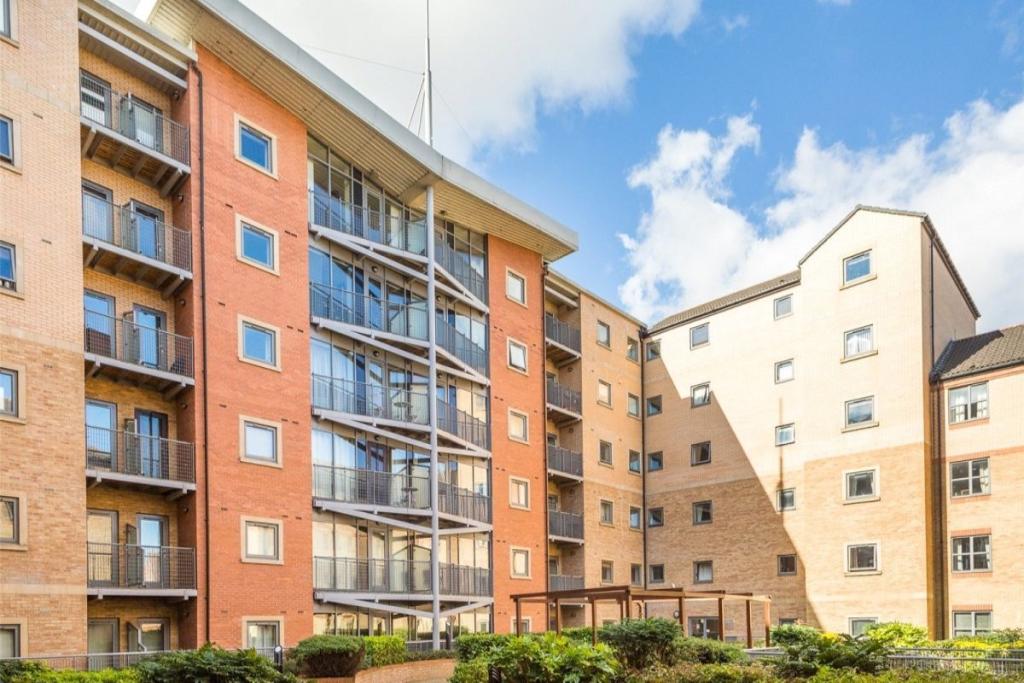 2 bedroom flat for rent in Kentmere Drive, Doncaster, DN4