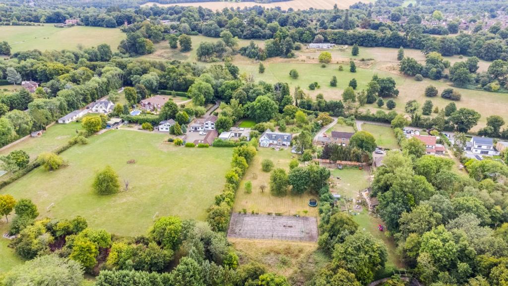 5 bedroom detached house for sale in Reynards Road, Welwyn