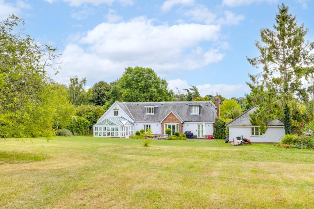 5 bedroom detached house for sale in Reynards Road, Welwyn