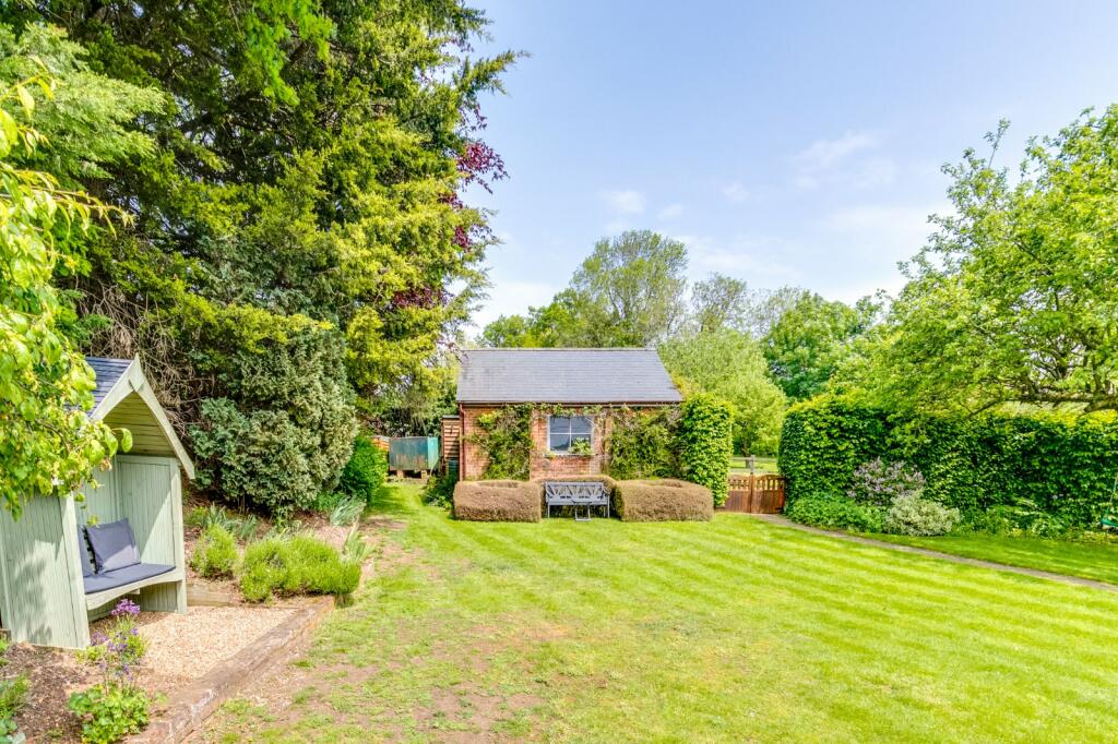 4 bedroom detached house for sale in Walkern Road, Watton At Stone